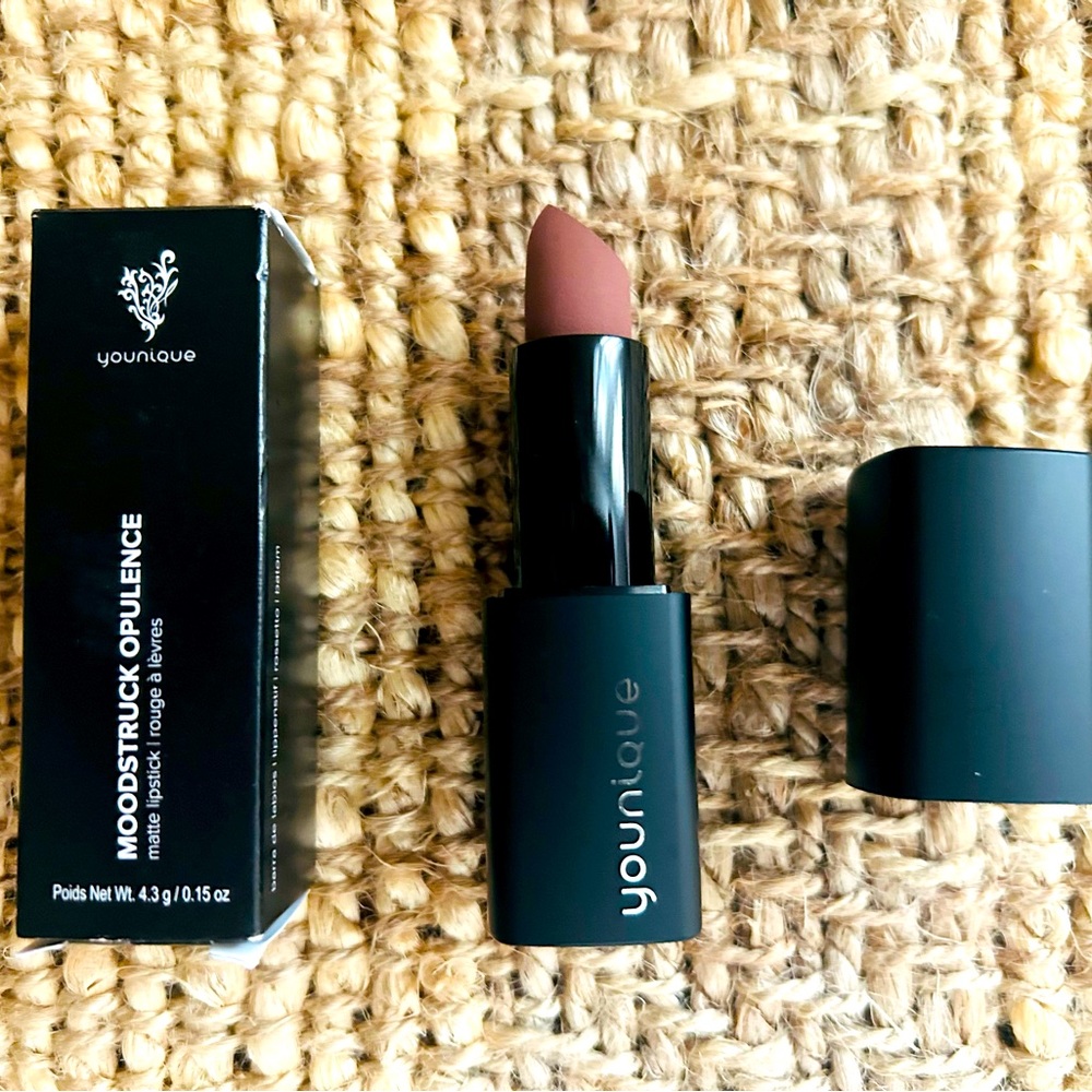 MOODSTRUCK OPULENCE matte lipstick